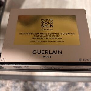 NEW-GUERLAIN Parure Gold Skin Control Matte Foundation Neutral